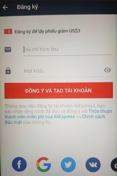 Nhập email, mật khẩu đăng ký tài khoản