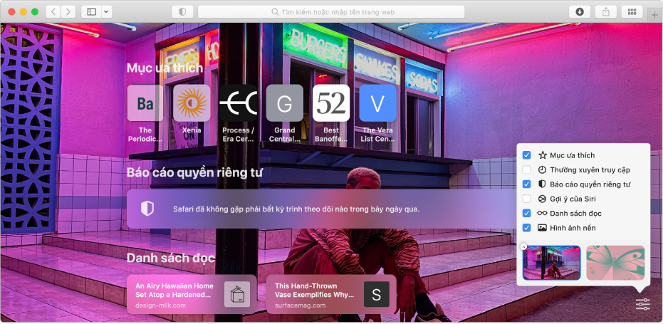 Trang bắt đầu của Safari, đang hiển thị các trang web ưa thích, tóm tắt Báo cáo quyền riêng tư và tùy chọn trang bắt đầu.