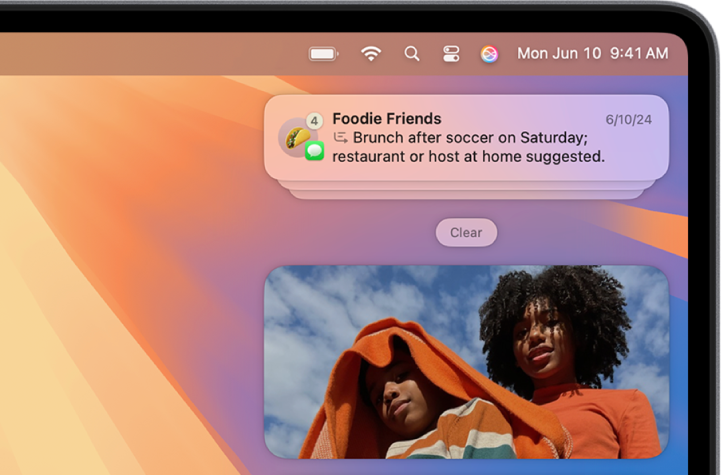 V desnem zgornjem delu namizja v Macu je prikazan povzet nabor obvestil iz aktivnega pogovora v Sporočilih.