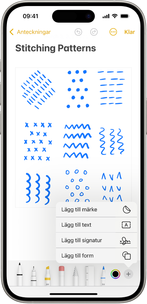 Märkningsverktygsfältet är öppet i nederkanten på en anteckning i appen Anteckningar och Lägg till-knappen i nedre högra hörnet är vald. Följande alternativ är tillgängliga i Lägg till-menyn: Lägg till märke, Lägg till text och Lägg till form.