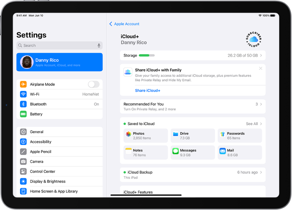 L’écran des réglages iCloud montrant l’indicateur d’espace de stockage d’iCloud et une liste d’apps et de fonctionnalités pouvant être utilisées avec iCloud, notamment Photos, iCloud Drive et Mail iCloud.